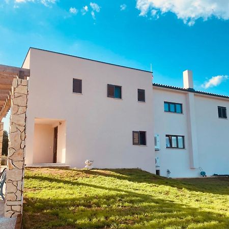Villa Fluggi Near Labin Santalezi المظهر الخارجي الصورة