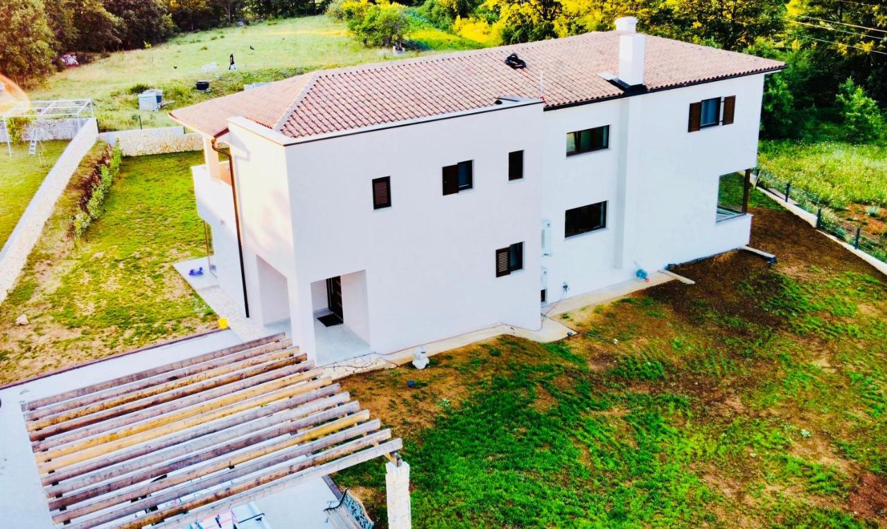 Villa Fluggi Near Labin Santalezi المظهر الخارجي الصورة
