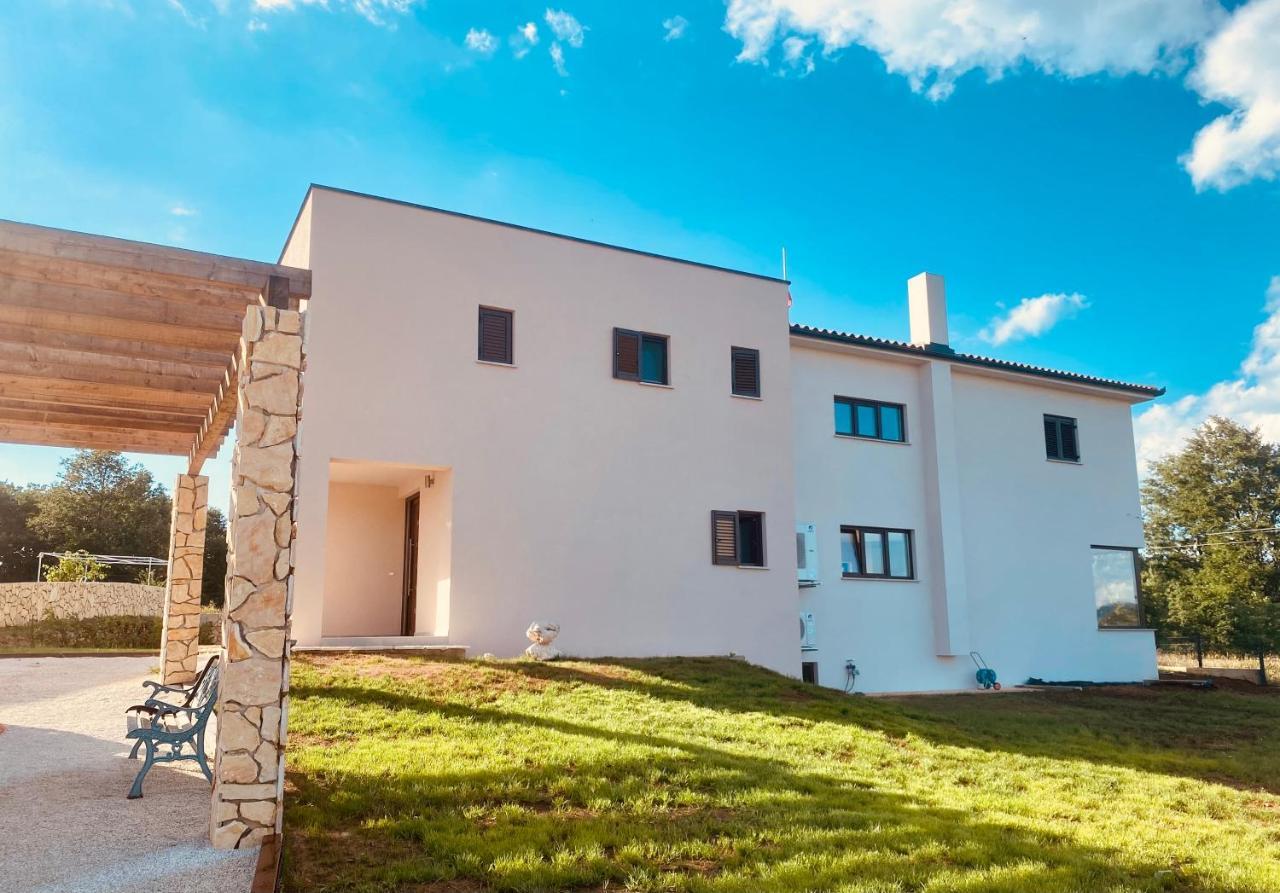 Villa Fluggi Near Labin Santalezi المظهر الخارجي الصورة
