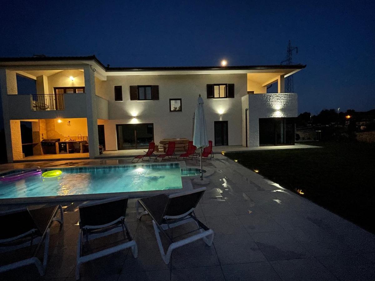 Villa Fluggi Near Labin Santalezi المظهر الخارجي الصورة
