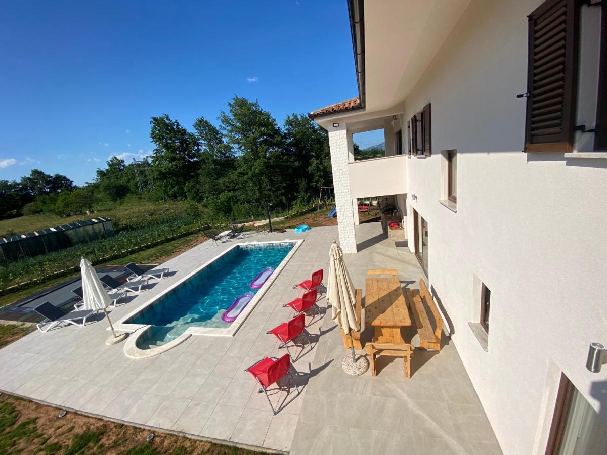 Villa Fluggi Near Labin Santalezi المظهر الخارجي الصورة